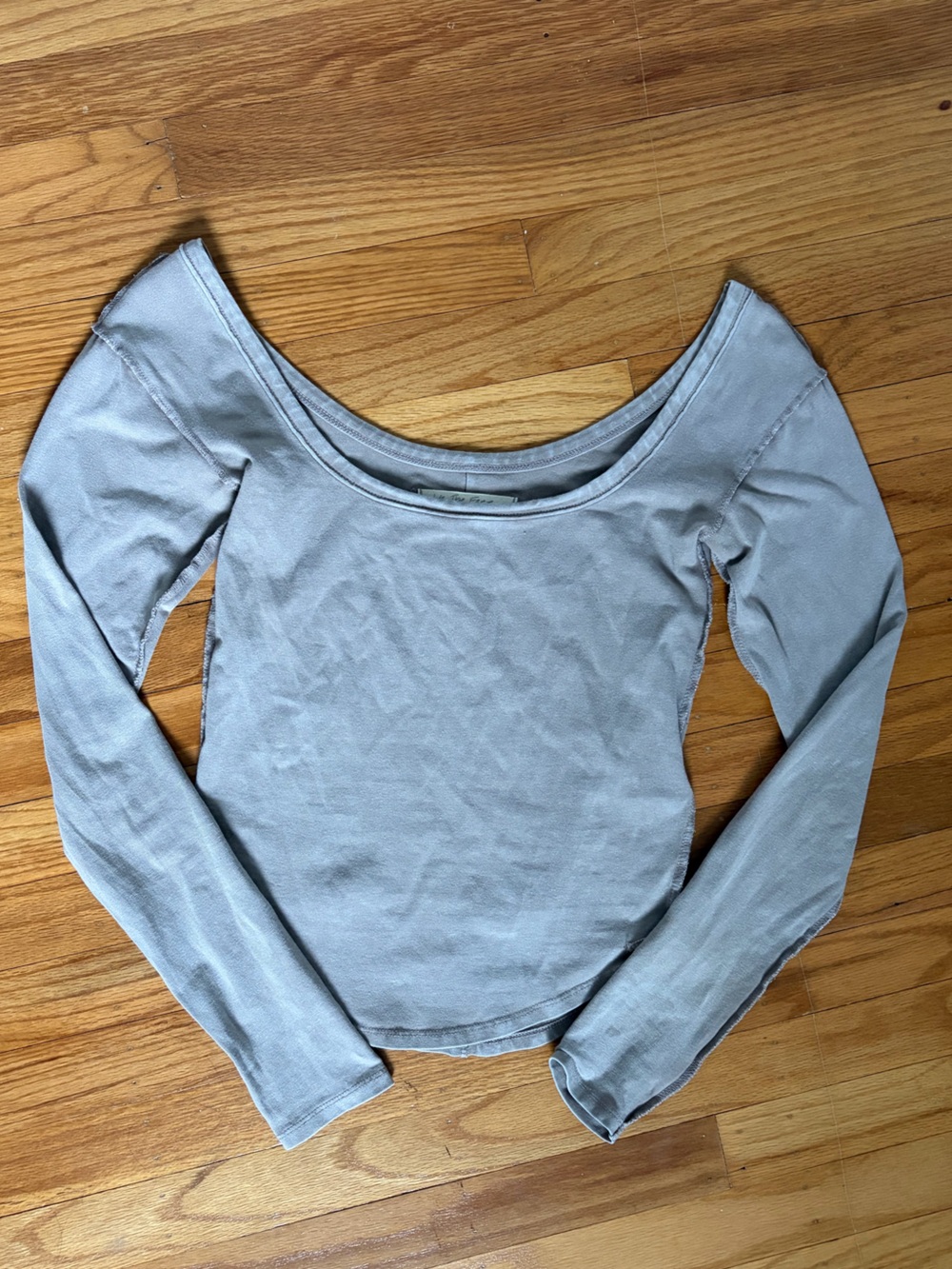 wide neckline long sleeve